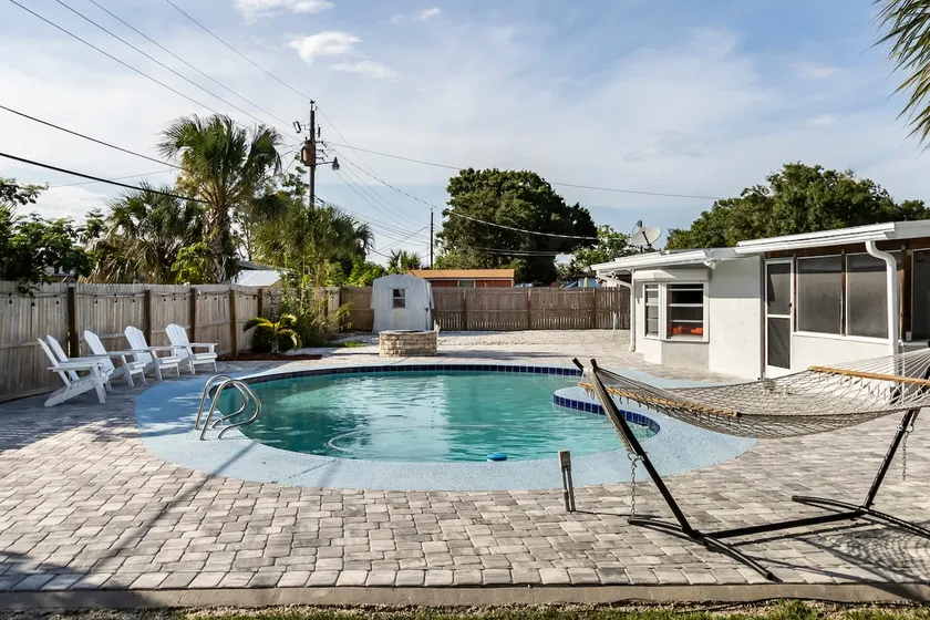 Pool house 5 miles from the Beach - Image 1