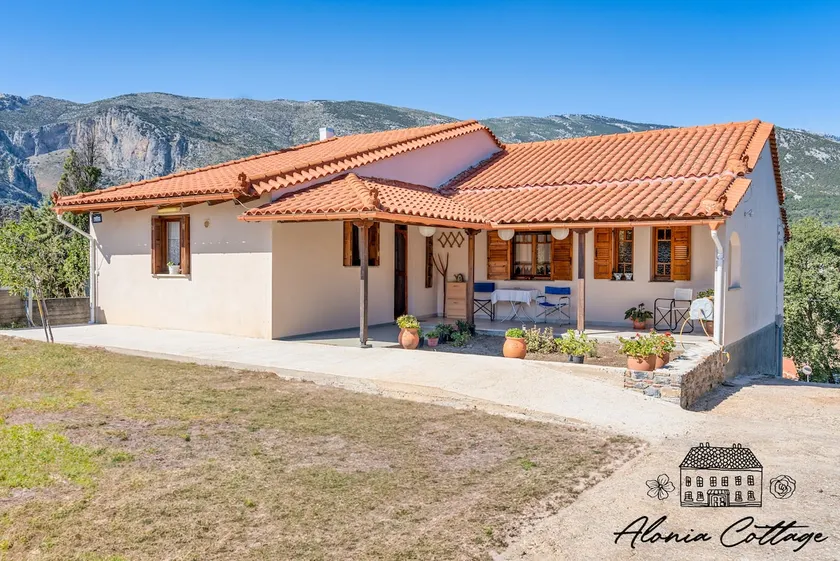 Alonia Cottage - Image 1