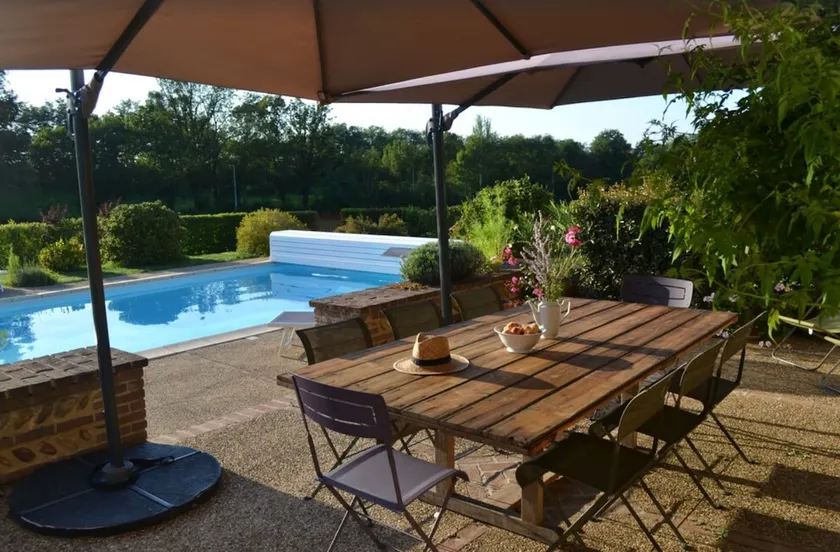 House 4 bedrooms, air-conditioning, heated pool, quiet garden - Image 1