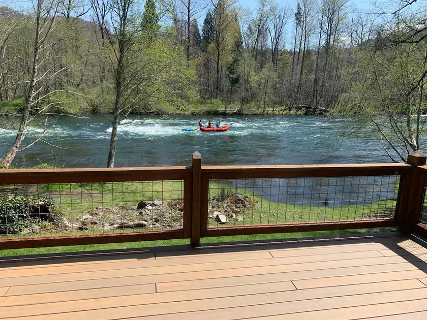 Clover Point River House, on the McKenzie River - Image 1