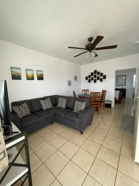 Lovely 1-bedroom apart. w/ balcony and ocean view. - Image 1