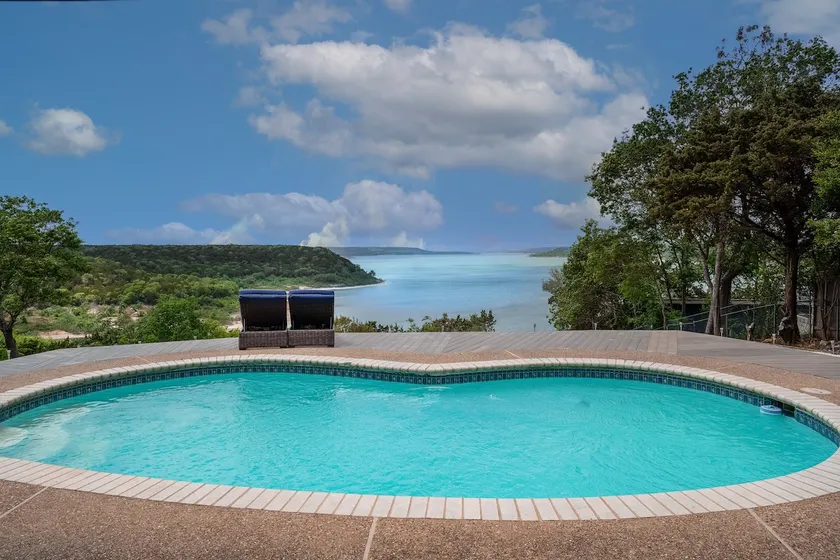 Lakefront House w/ Pool & Private Beach- Sleeps 15 - Image 1