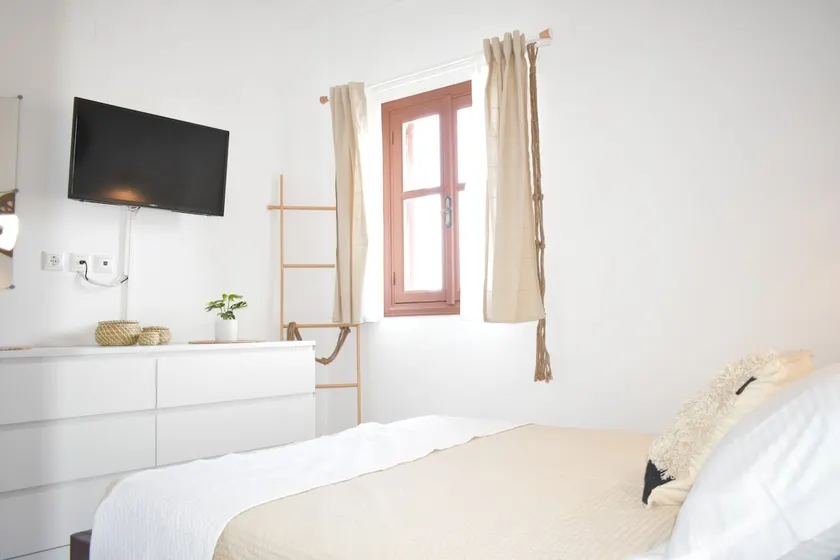 ΘΈΑ - Image 1