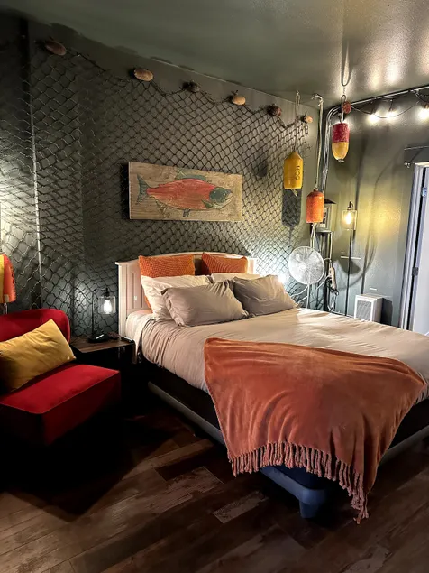 CLOUD 254-Astoria Downtown Guest Suite - Image 1