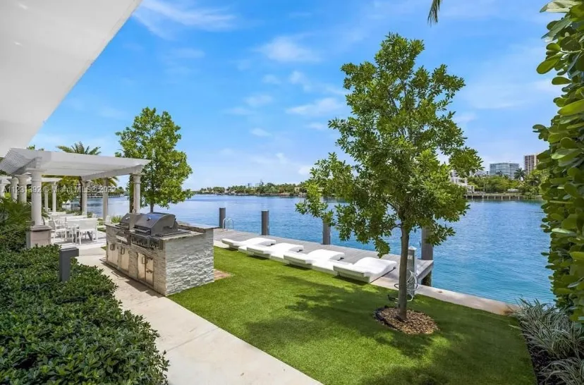 Luxury Vacation Rental Waterfront Condo Bal Harbour Miami Beach - Image 1