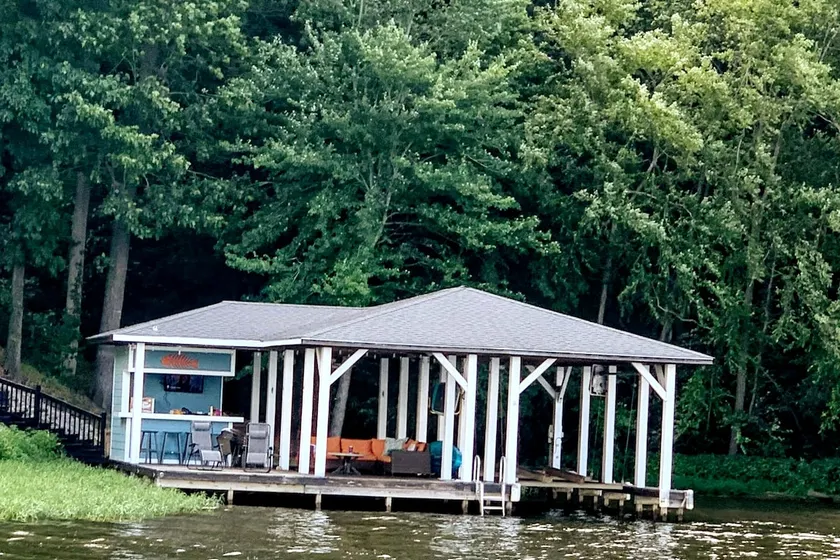 Lakefront million $ views - summer dates now open! - Image 1