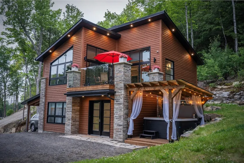 Le Vallon Royal Chalet & Hot Tub - Image 1