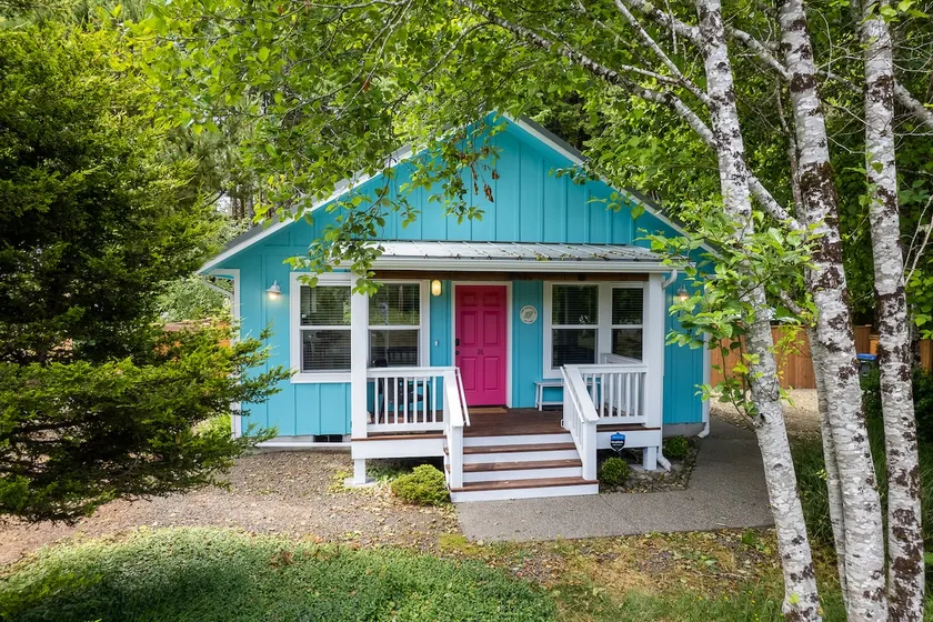 Razor Clam Cottage Hot Tub Walk to Beach - Image 1