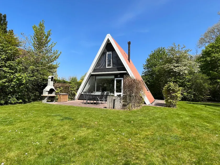 Newly furnished detached holiday home on 920m2 - Image 1