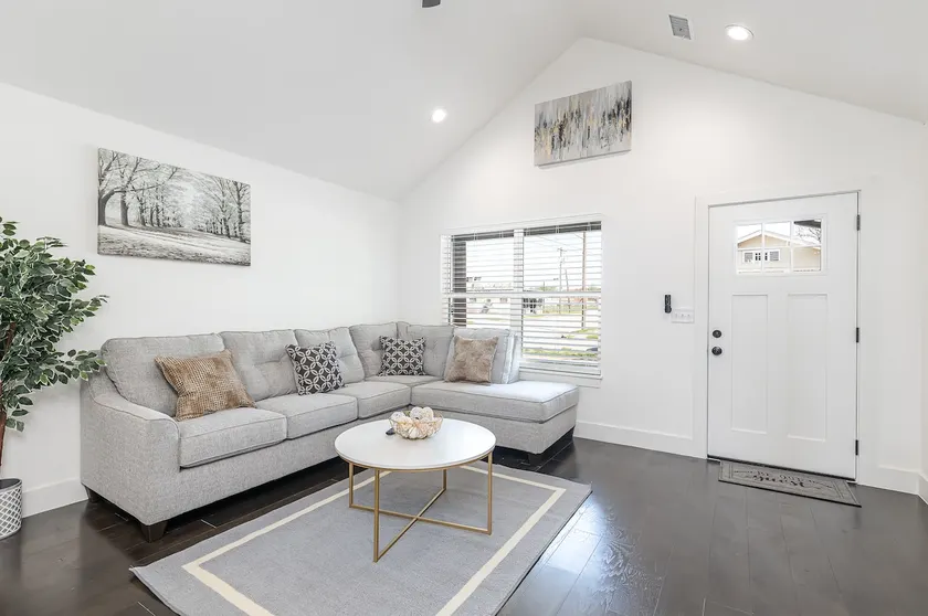 Newly Built Modern Home · 5 Min to Downtown Tulsa - Image 1