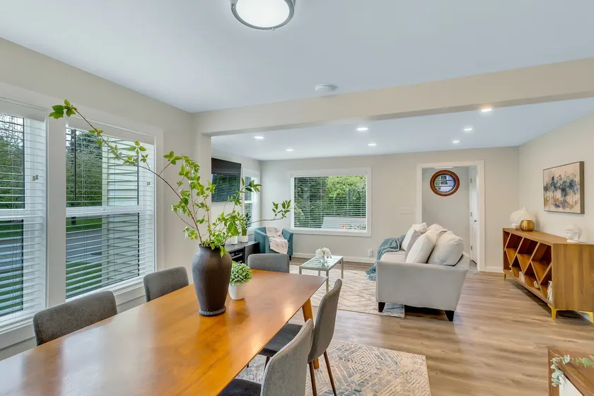 Conveniently Located with Ample Parking - Image 1