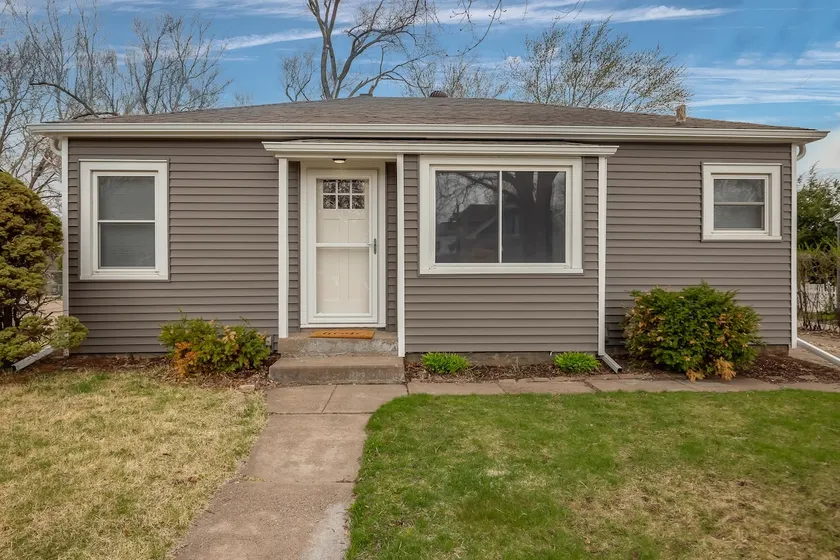 Pleasant 2 BR Home - Image 1