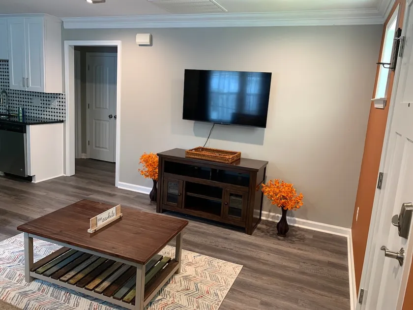 Cheerful 3-Bedroom home with great location. - Image 1