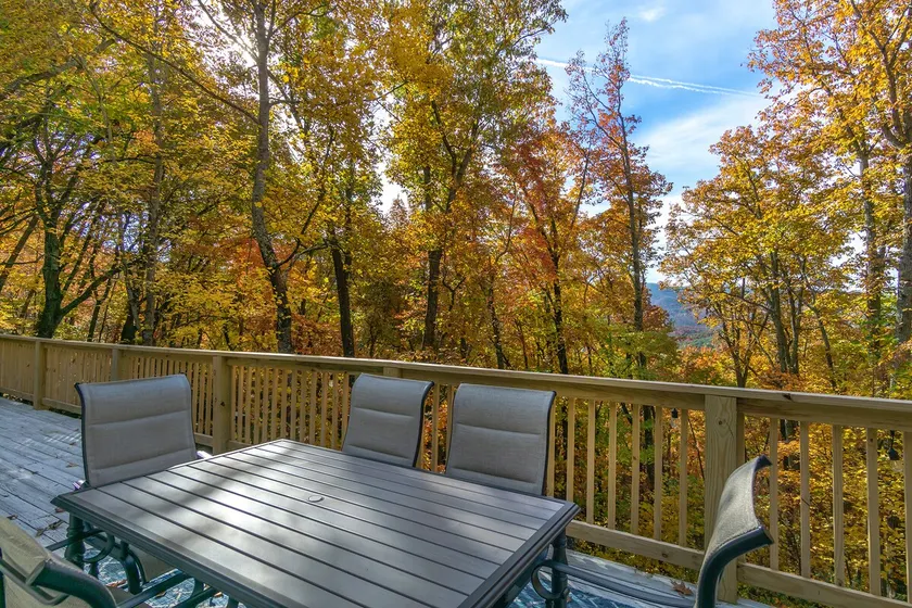 Stonehaven Hideaway | AVL Mountain Getaway - Image 1