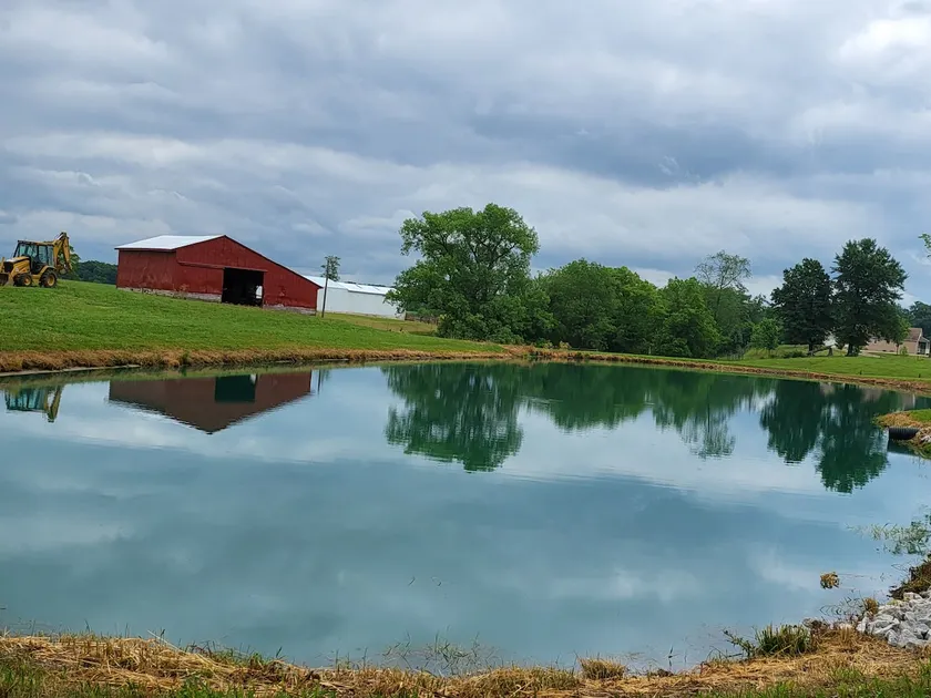 Lake Shelbyville Pond Pavilion Inn - Sleeps 6 - Image 1