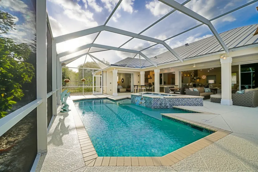Private Oasis in the ♥ of Naples ☀Heated Pool/Spa☀ - Image 1