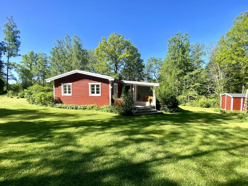 Paradise cottage just outside Gränna - Image 1