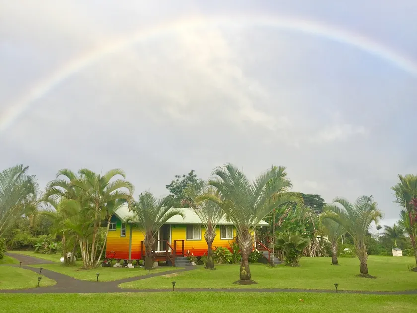 Puna Rainforest Retreat Hotspring Rainbow Cottage - Image 1