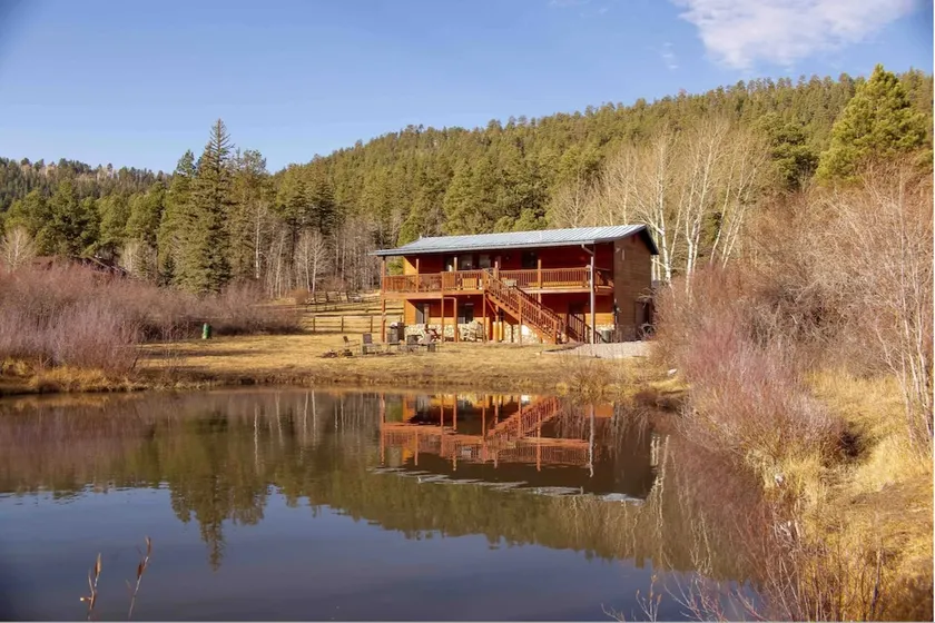 Secluded Cabin, Private Pond, Walk to Restaurants, 2 Separate Sleeping Units - Image 1