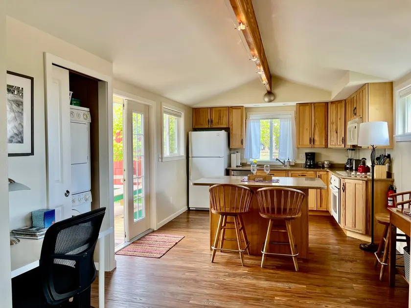 Sunlight Beach Cabin - Image 1