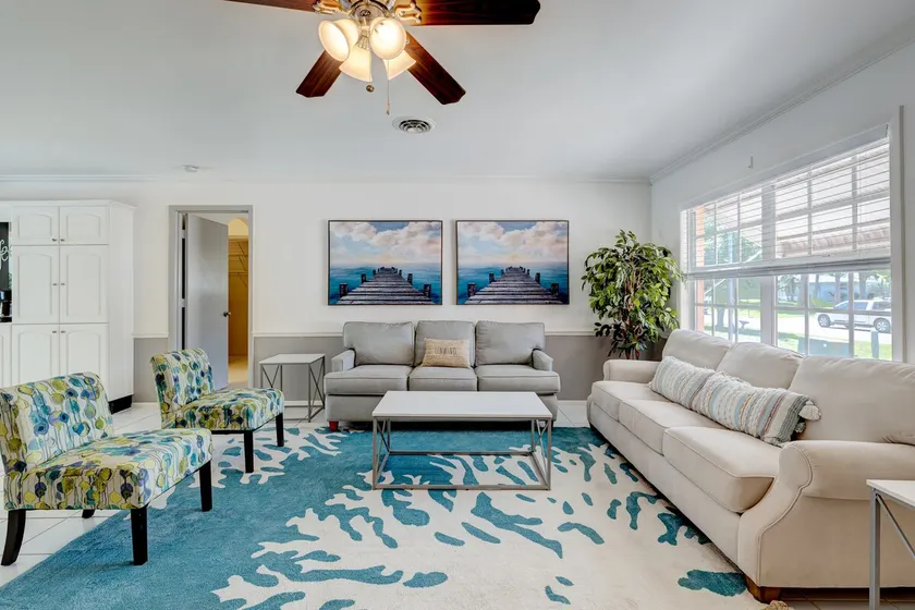 Pool, Clean House, Golf Vacation - Sleeps 9 - Image 1