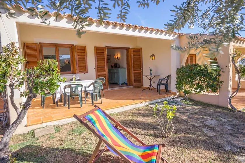 residence baia sant anna con piscina - Image 1