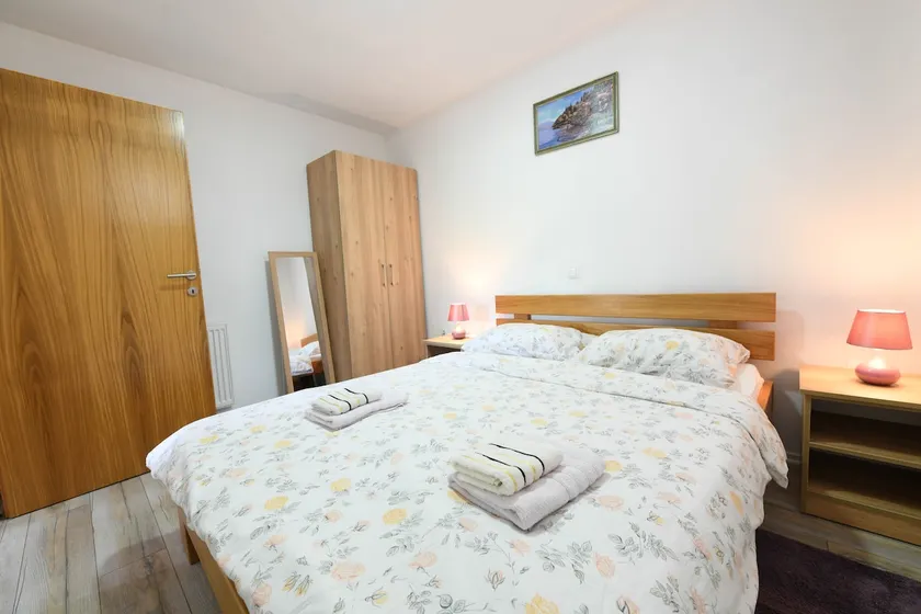 Apartment Jakov - Image 1