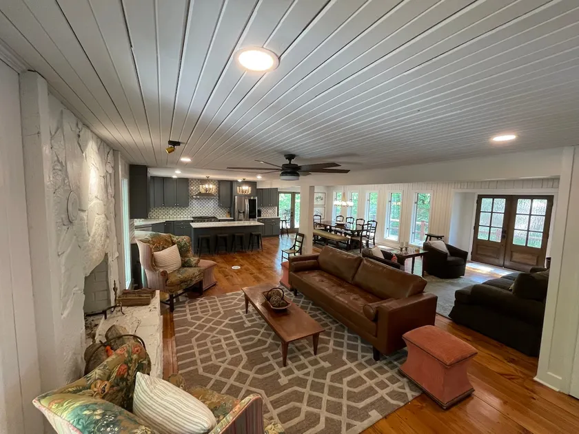 White Deer Lodge on Lake Lanier, dogs welcome! - Image 1