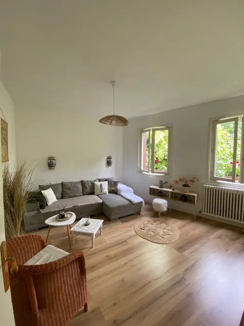 Pleasant townhouse in the countryside - Image 1
