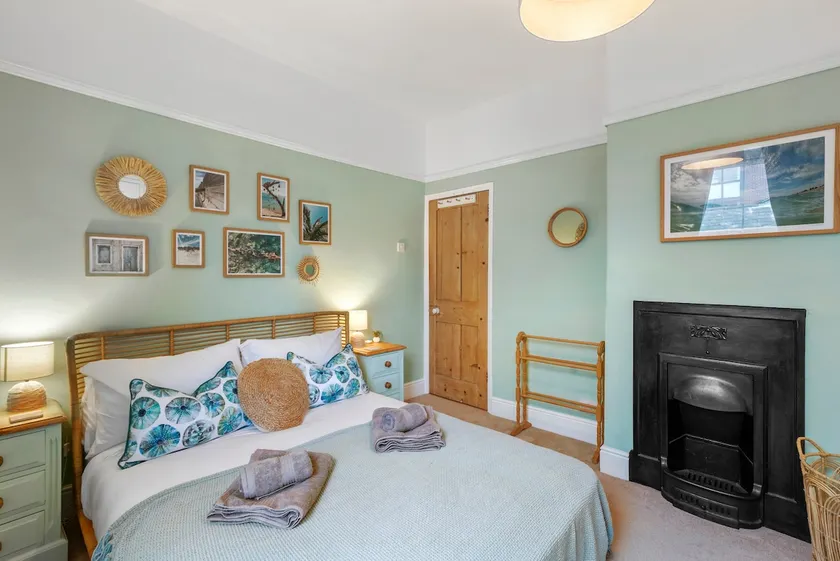 Chic Stylish 3BR House, Central & great for groups - Image 1