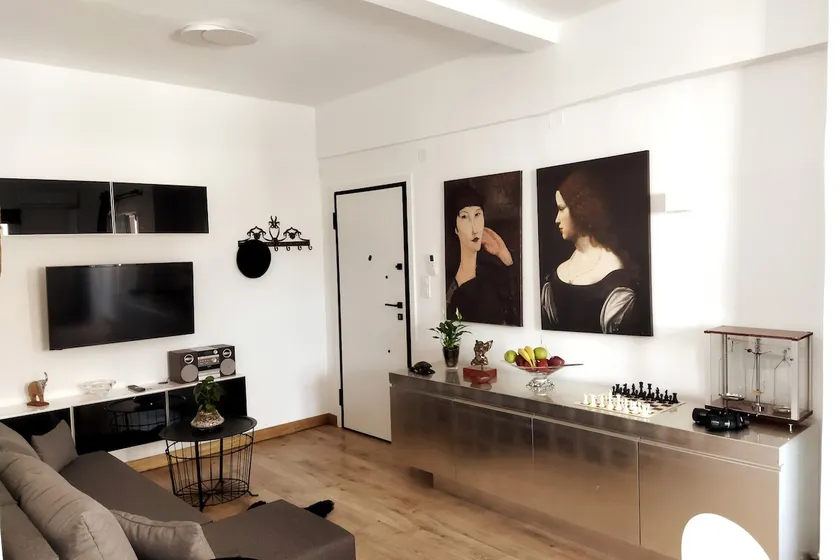 Bright Apartment Next to the Sea with Garden - Image 1