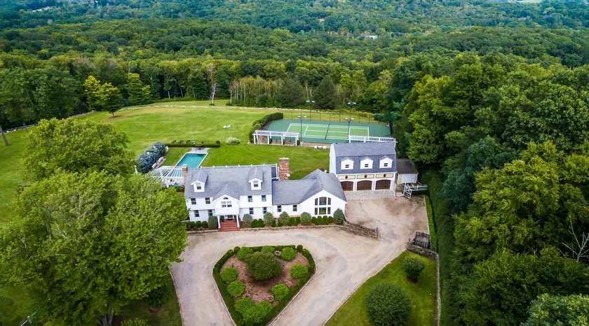 Luxurious Litchfield County Summer Estate - Image 1