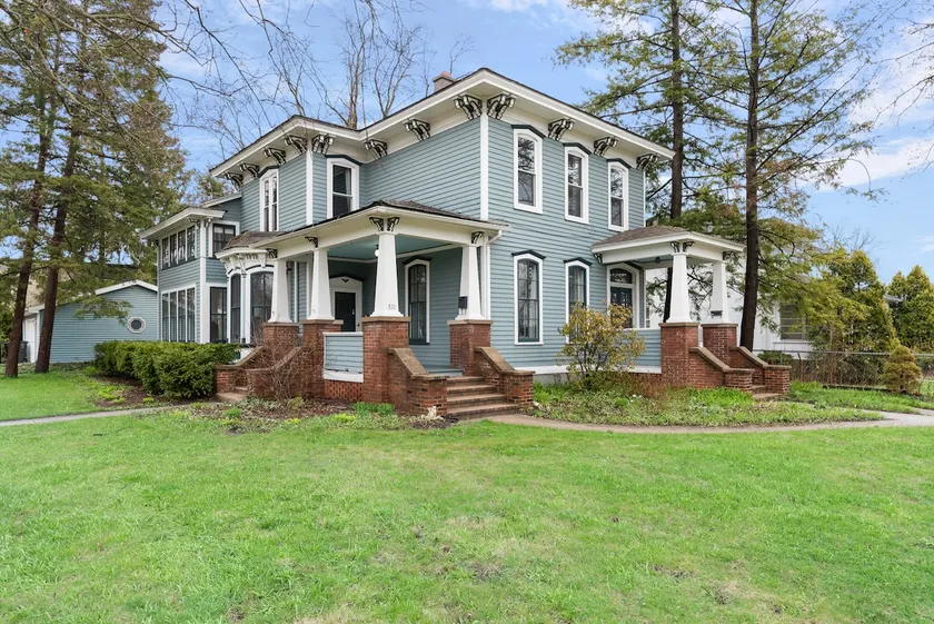 Luxury Lake Geneva Home  7 Beds - Image 1