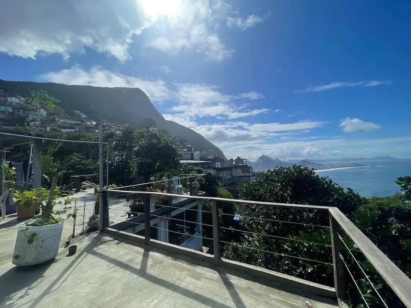 Entire Floor 65m², Vidigal, Jacuzzi tub, Best Wifi - Image 1