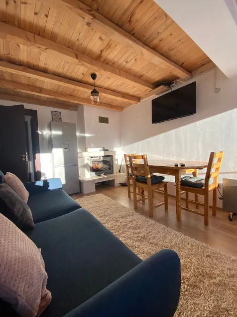 Stoykite Escape House - Image 1