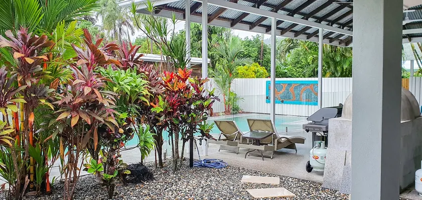 3 Bedroom Villa with Heated* private 13.5m Pool - Image 1