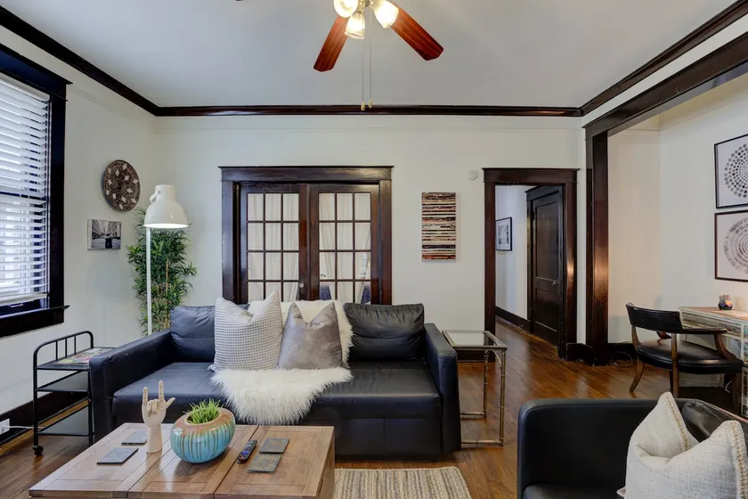 1900's Historic Getaway - Prime Midtown Location! - Image 1