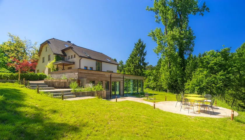 Beautiful gîte - ideal for families & seminars - Image 1
