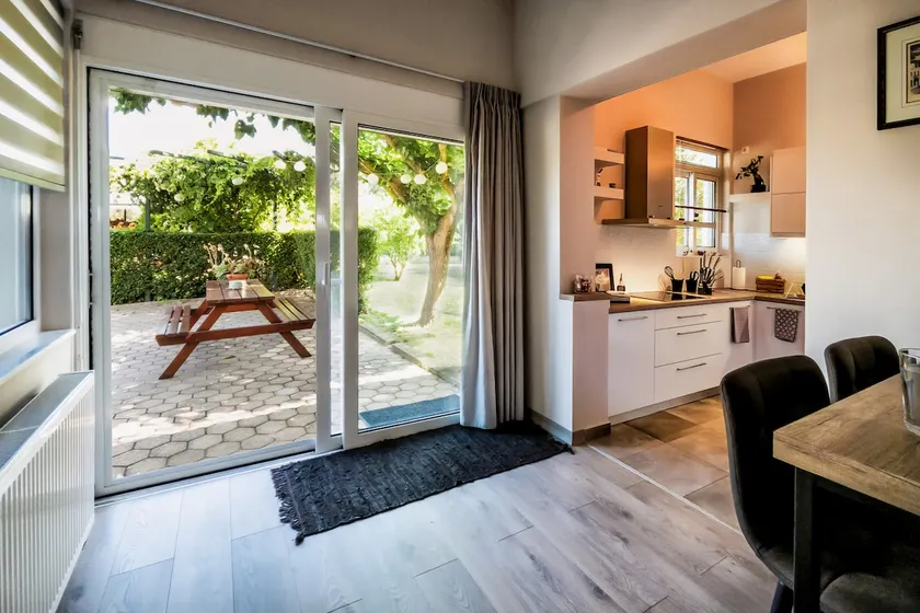 Emmy's Guesthouse - Image 1