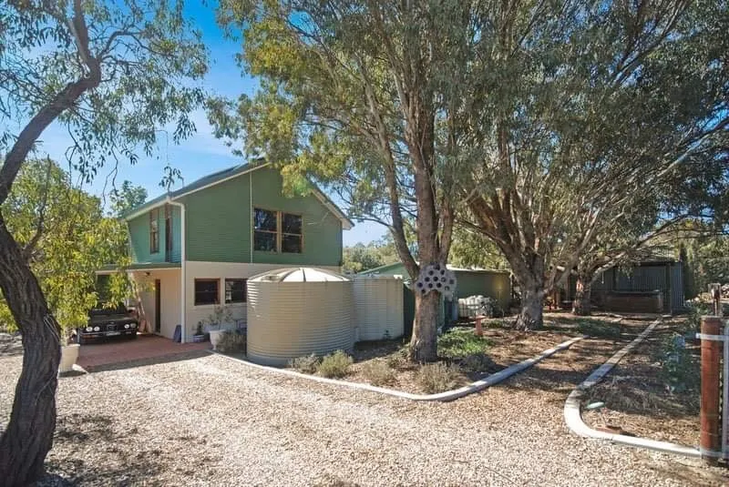 Wagga Wagga Paton’s Place Rural Stay - cottage - Image 1
