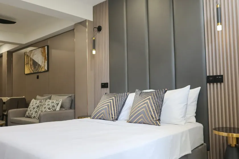 NEW Deluxe Comfy Studio Apt @Orchard/Somerset Area - Image 1