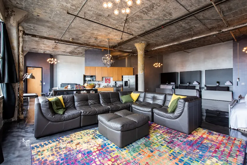 Penthouse Suite - 6 beds, Downtown - Amazing Views - Image 1