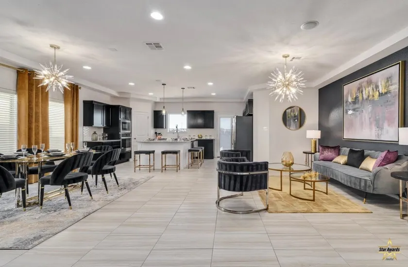 Beautiful- Modern Home - Image 1