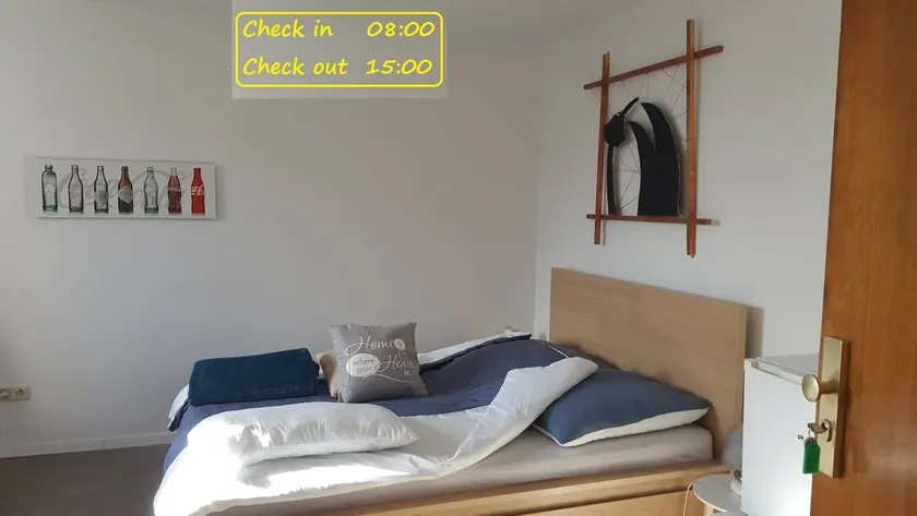 Room with private entrance in Cologne-Holweide - Image 1