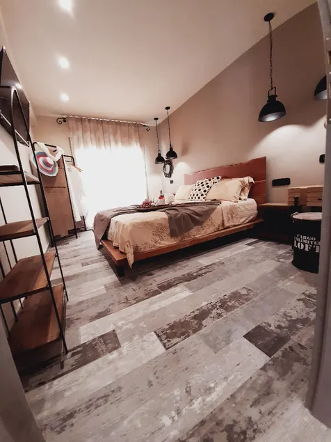 K.T. Deluxe Apartment - Image 1