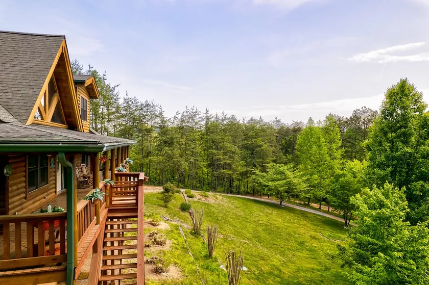 Private Wooded Cabin Near Dollywood with Game Room - Image 1
