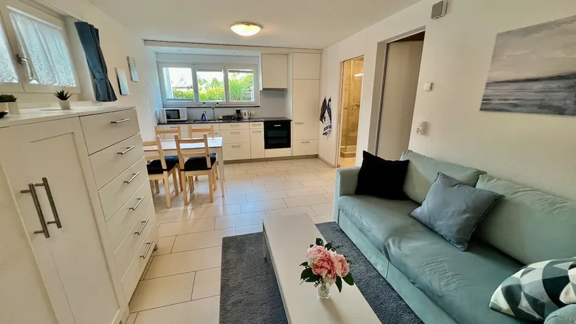 Beautiful studio with parking space - Image 1