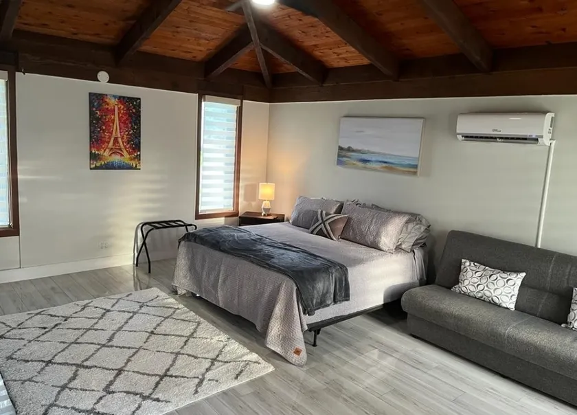 Modern Studio 5mins from Beach and Downtown Delray - Image 1