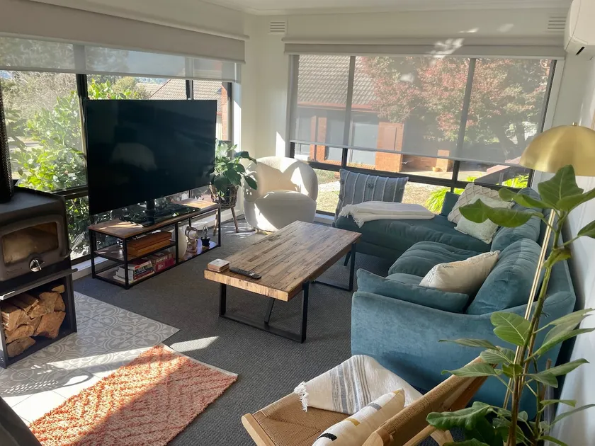 Sandy's Alpine Retreat in Mount Beauty - Image 1