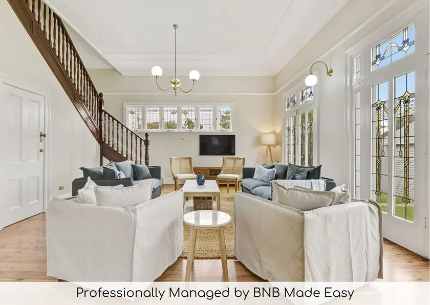 Kilarra House - Heritage Home on Byng St Sleeps 10 - Image 1